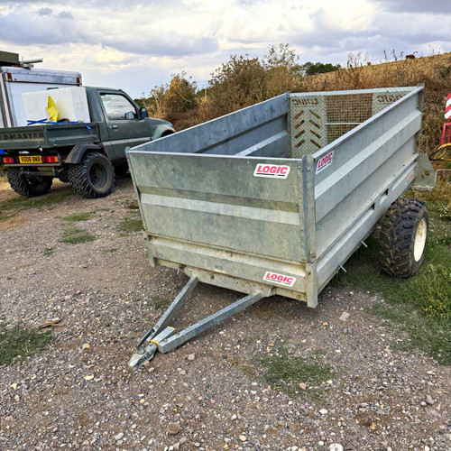 Logic single axle livestock - logic,